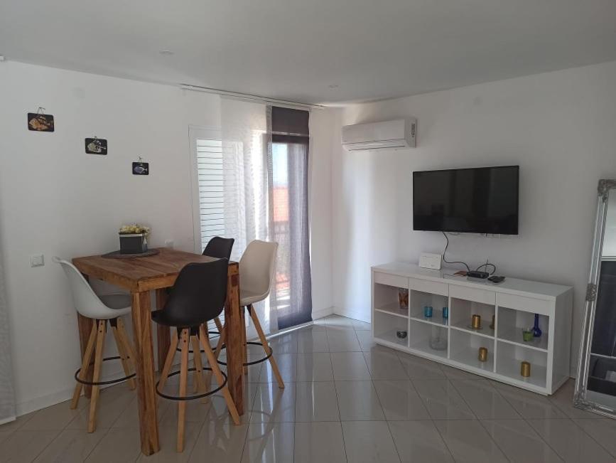 Apartman Stella 洛瓦尼斯卡 外观 照片